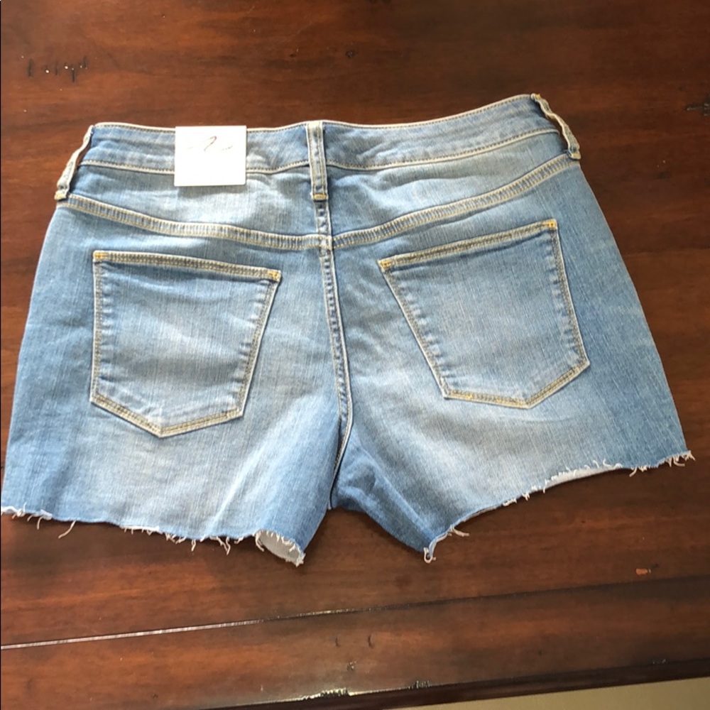 Universal Thread Denim High Rise Shorts - Picture 5 of 5